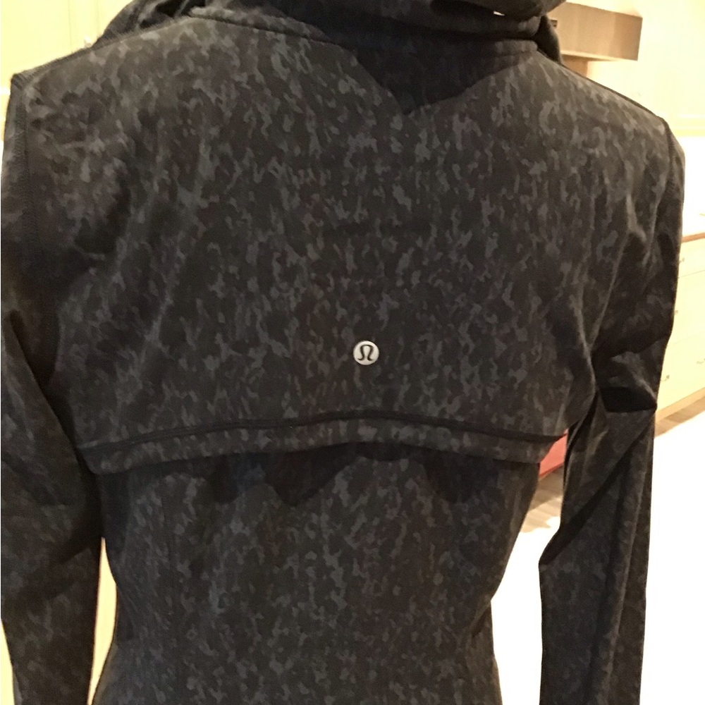Lululemon Black Patterned Jacket